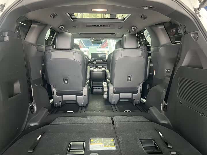 Фото 5 - Toyota Granvia