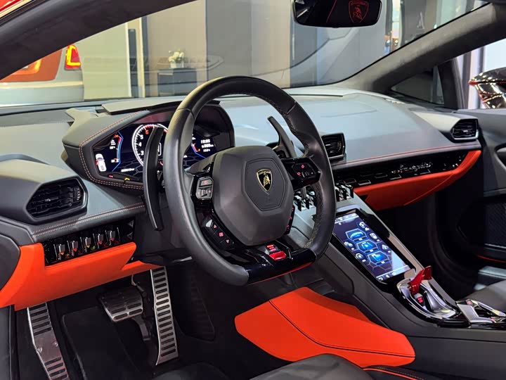 Фото 13 - Lamborghini Huracán