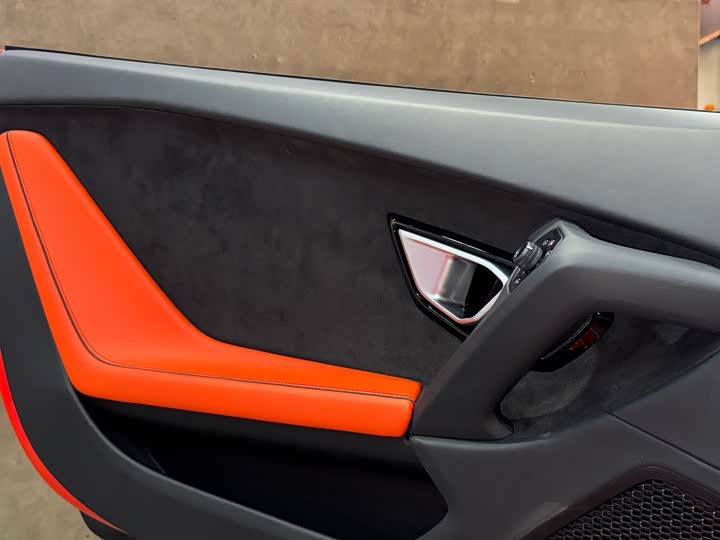 Фото 21 - Lamborghini Huracán