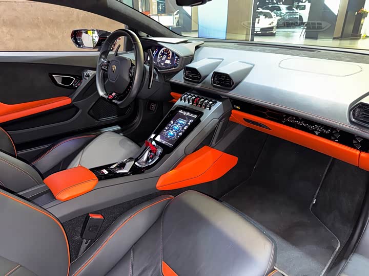 Фото 22 - Lamborghini Huracán