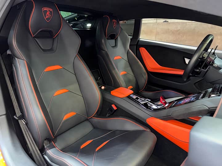 Фото 24 - Lamborghini Huracán