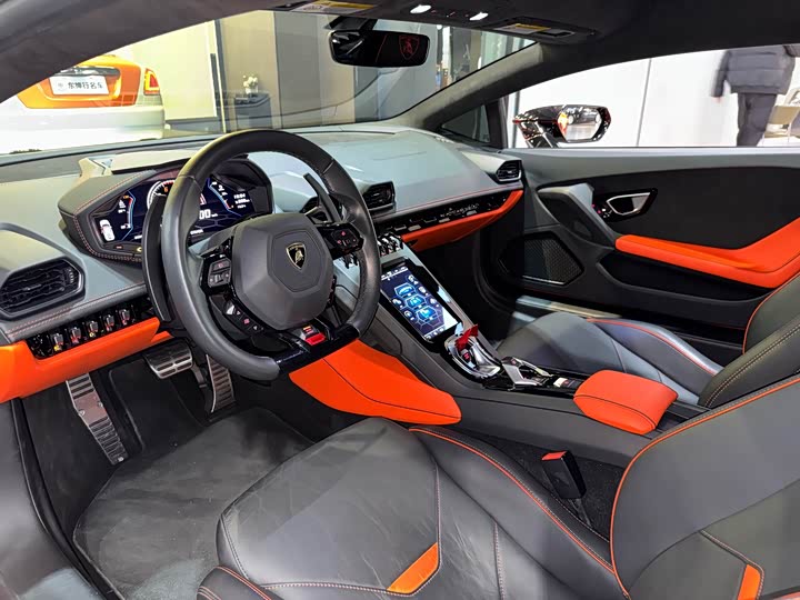 Фото 9 - Lamborghini Huracán