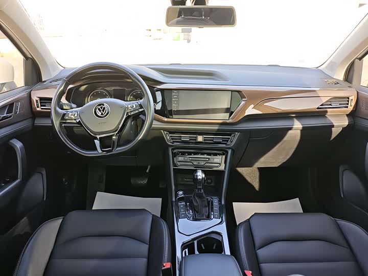 Фото 11 - Volkswagen Tharu