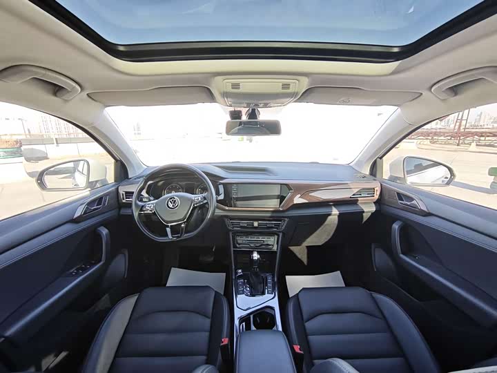 Фото 12 - Volkswagen Tharu