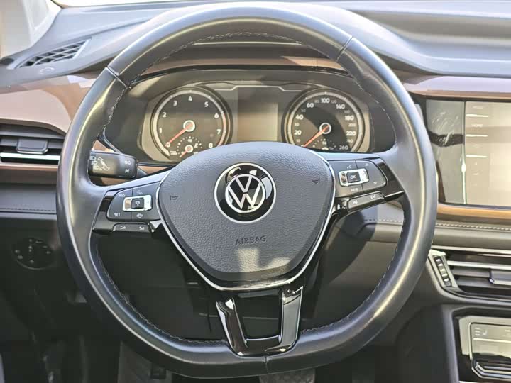 Фото 13 - Volkswagen Tharu