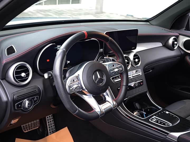 Фото 16 - Mercedes-Benz GLC-Class AMG