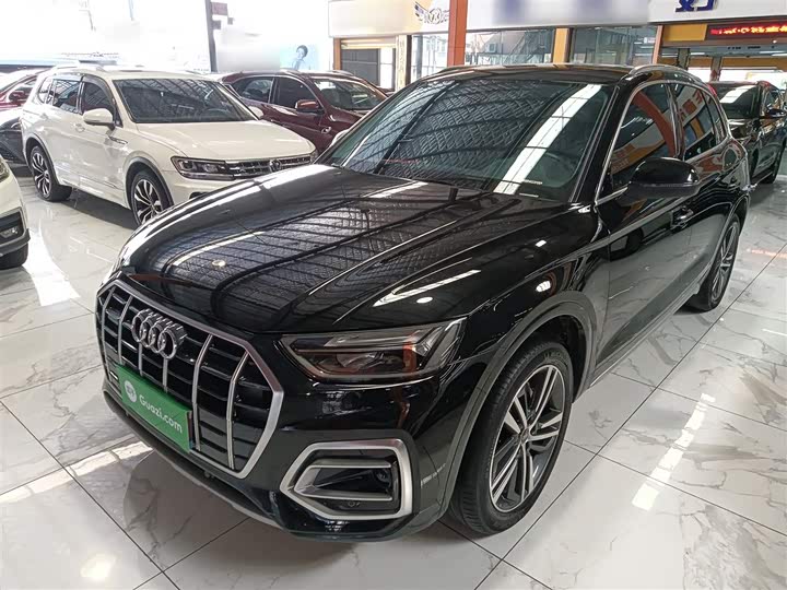 Фото 1 - Audi Q5L