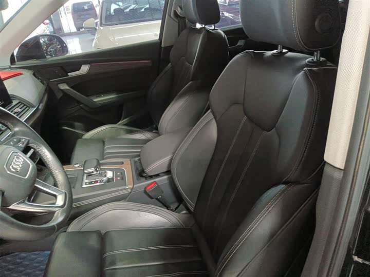 Фото 15 - Audi Q5L