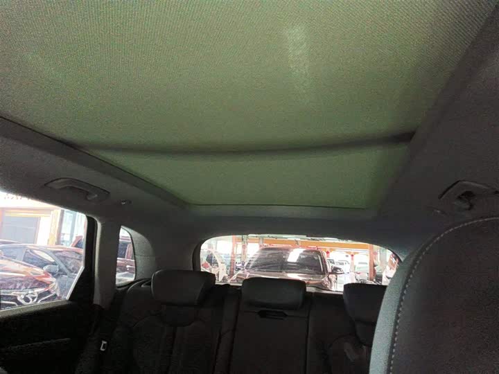 Фото 18 - Audi Q5L