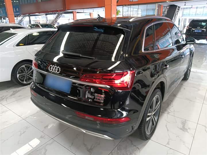 Фото 7 - Audi Q5L