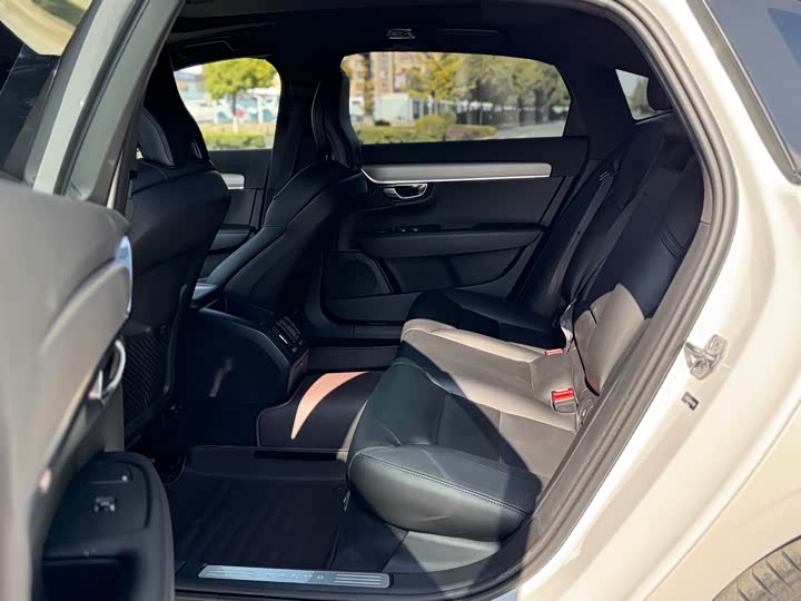 Фото 5 - Volvo S90