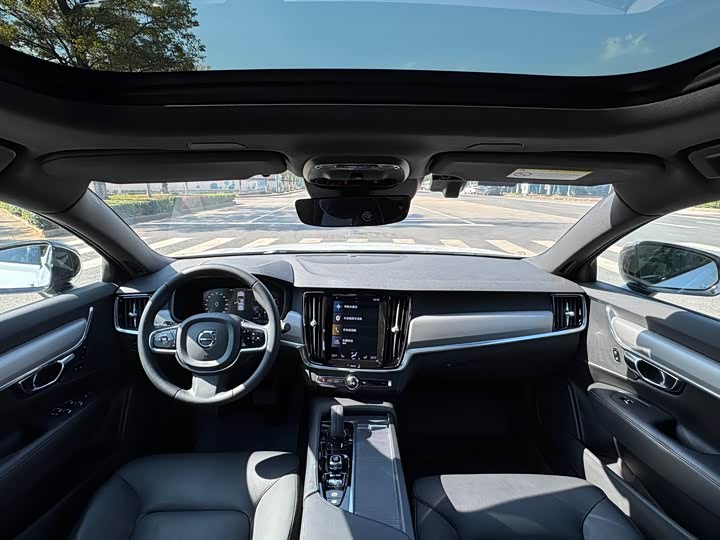 Фото 6 - Volvo S90