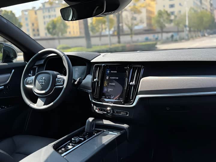 Фото 7 - Volvo S90