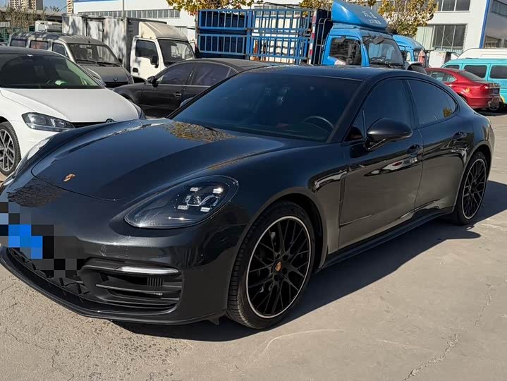 Фото 1 - Porsche Panamera