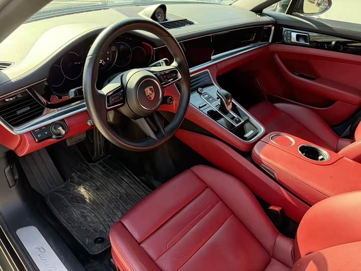 Фото 13 - Porsche Panamera