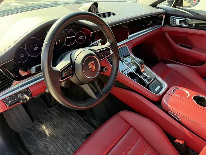 Фото 17 - Porsche Panamera