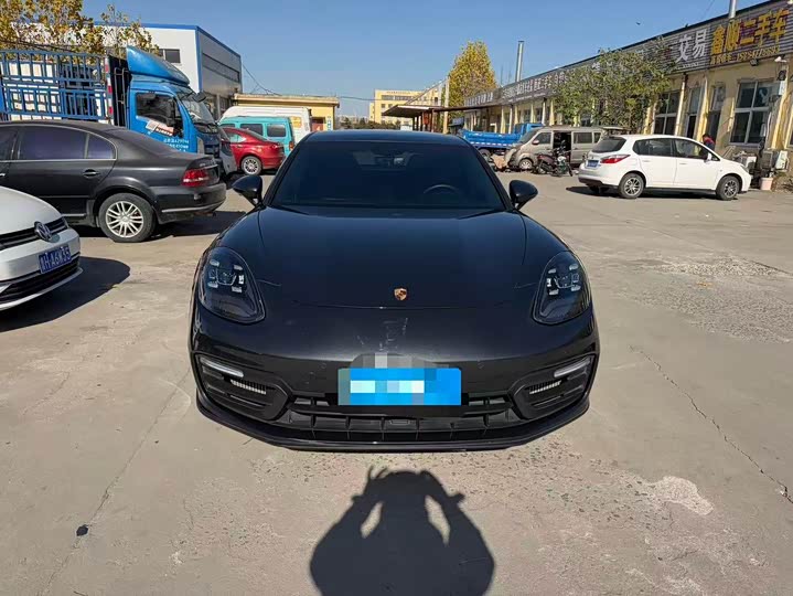 Фото 3 - Porsche Panamera