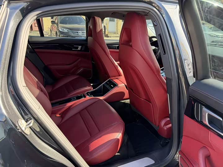 Фото 4 - Porsche Panamera