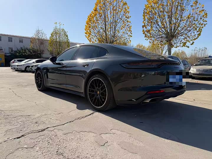 Фото 5 - Porsche Panamera