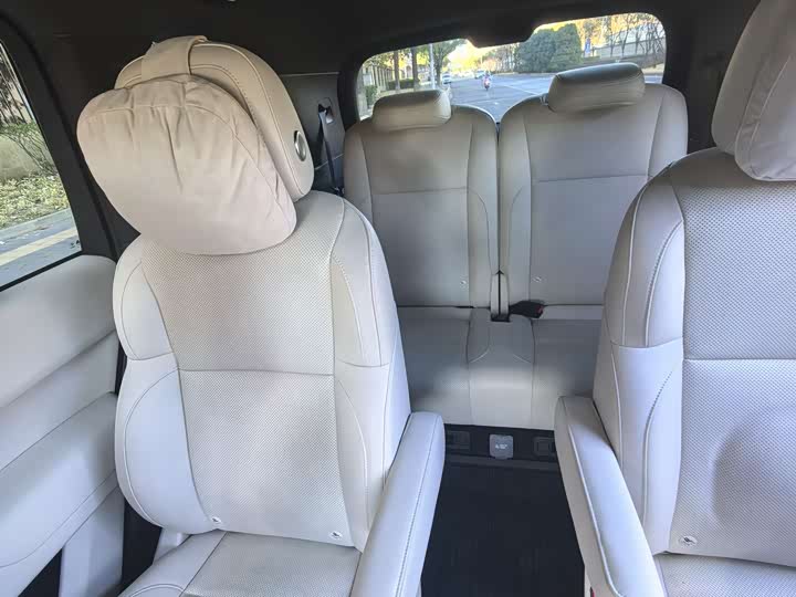 Фото 7 - LiXiang L8