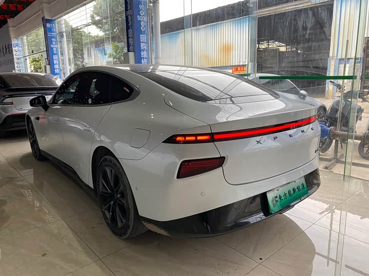 Фото 12 - XPeng P7