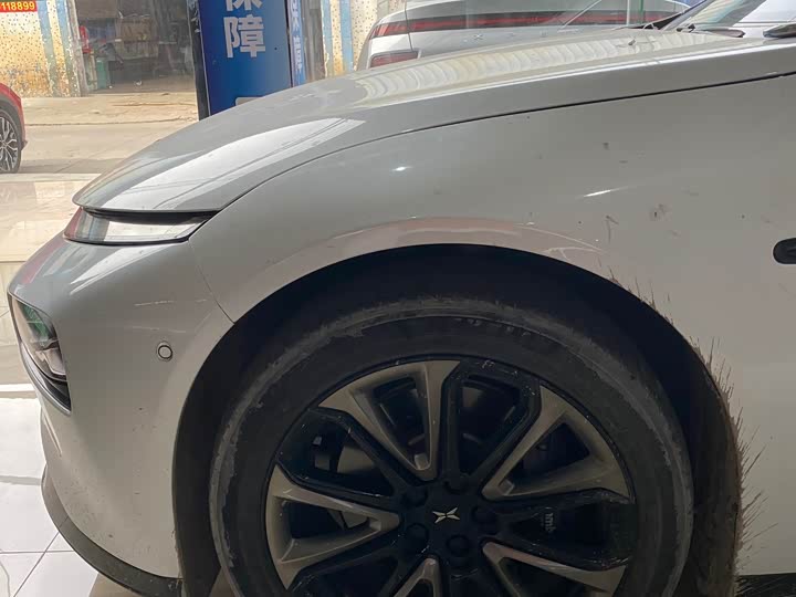 Фото 16 - XPeng P7