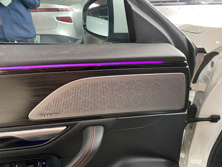 Фото 6 - XPeng P7