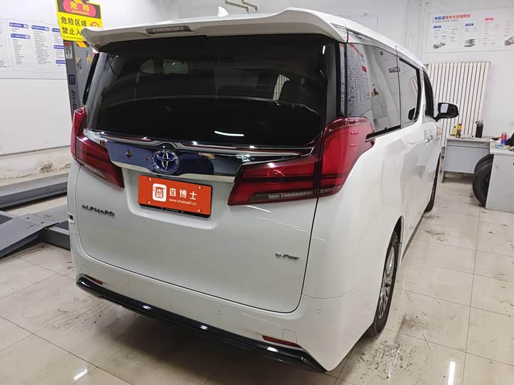 Фото 4 - Toyota Alphard