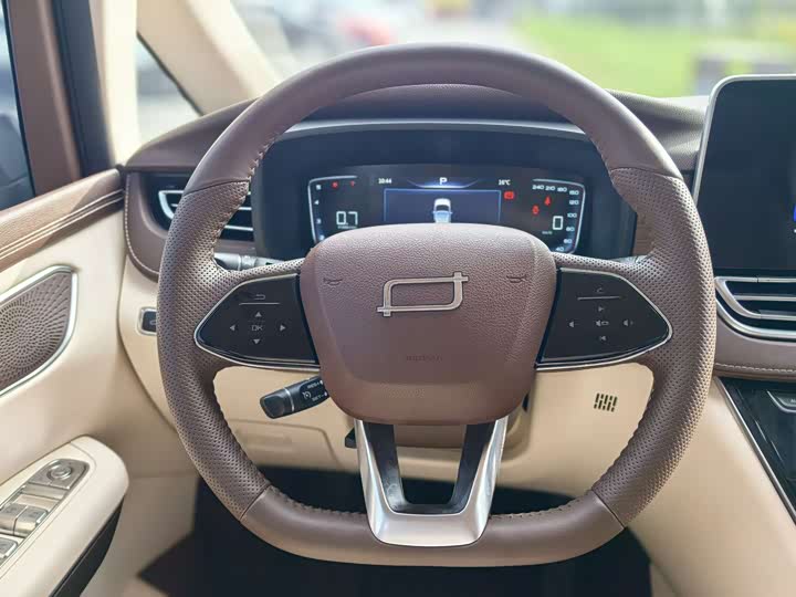 Фото 9 - Bestune M9