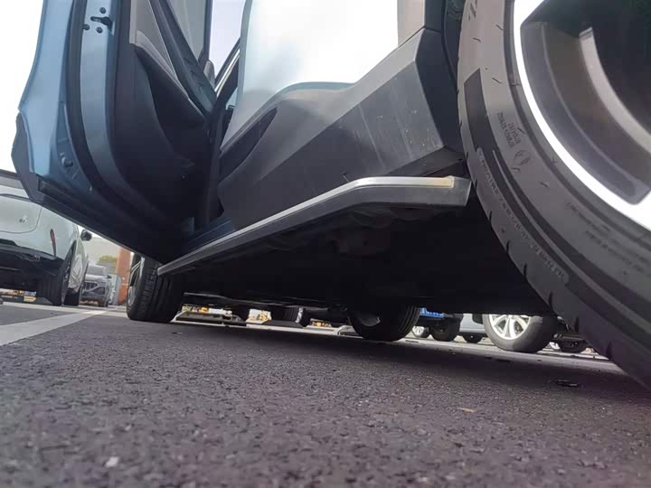 Фото 22 - Geely Atlas