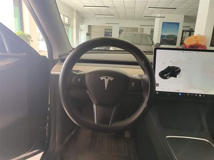 Фото 11 - Tesla Model Y