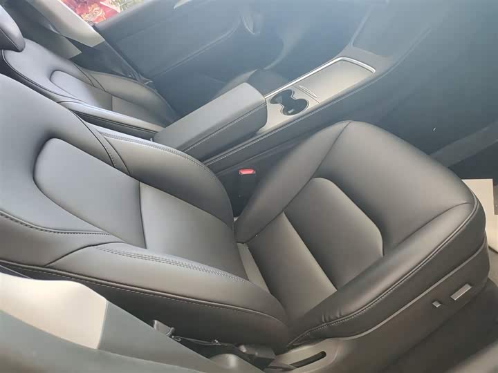 Фото 25 - Tesla Model Y