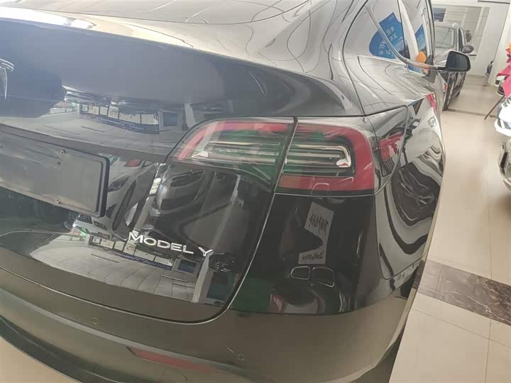 Фото 8 - Tesla Model Y