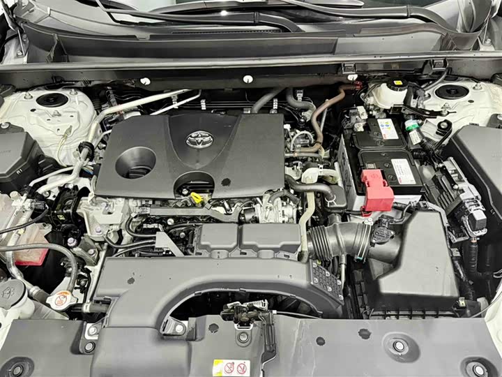 Фото 4 - Toyota RAV4