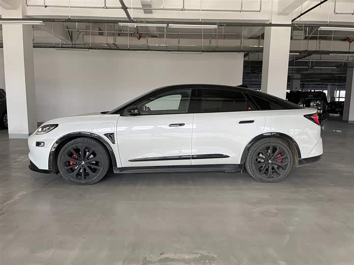 Фото 3 - BAIC Arcfox Alpha S