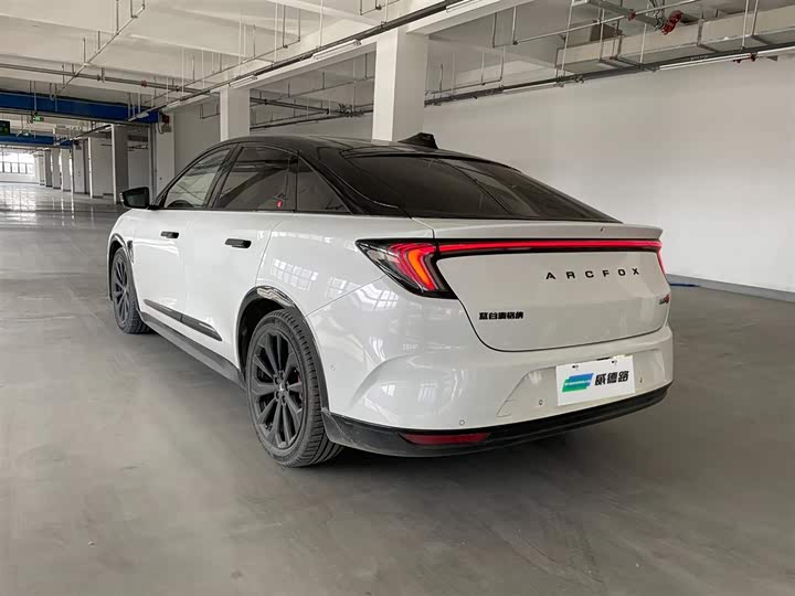 Фото 4 - BAIC Arcfox Alpha S