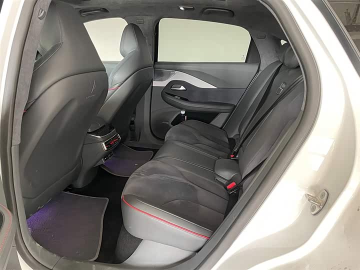 Фото 9 - BAIC Arcfox Alpha S