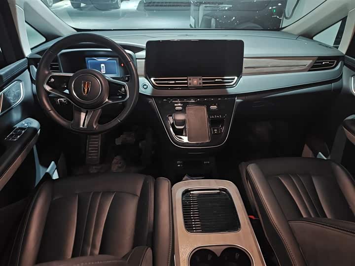 Фото 10 - Hongqi HQ9 Hybrid