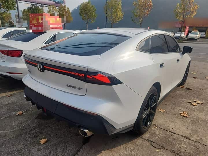 Фото 7 - Changan UNI-V