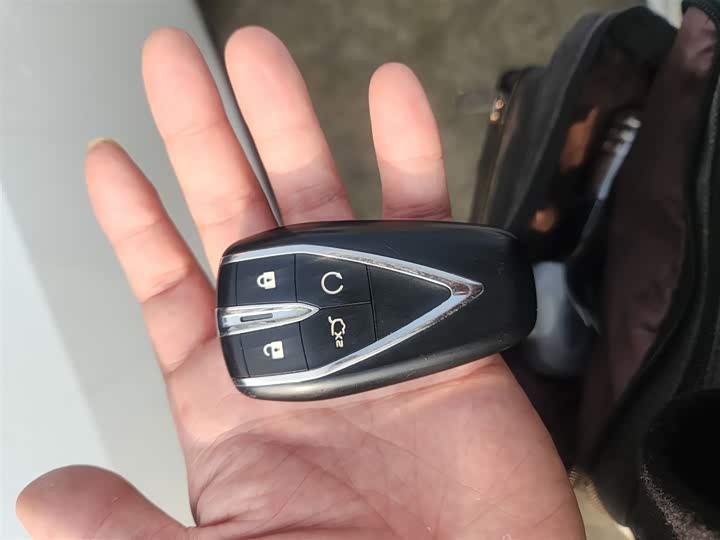 Фото 9 - Changan UNI-V