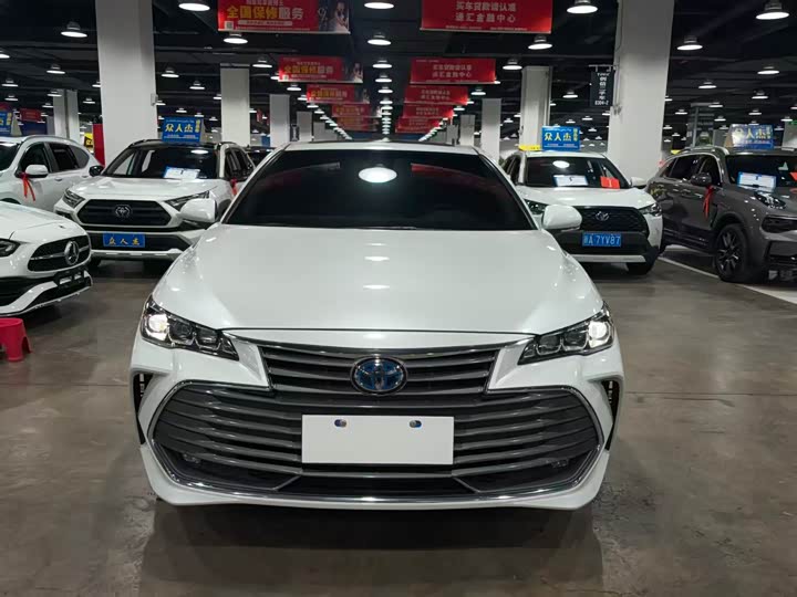 Фото 1 - Toyota Avalon