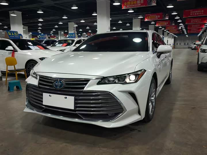 Фото 2 - Toyota Avalon
