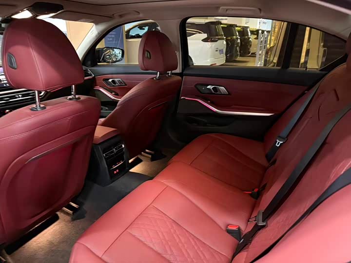 Фото 11 - BMW 3 Series