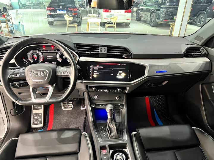 Фото 11 - Audi Q3