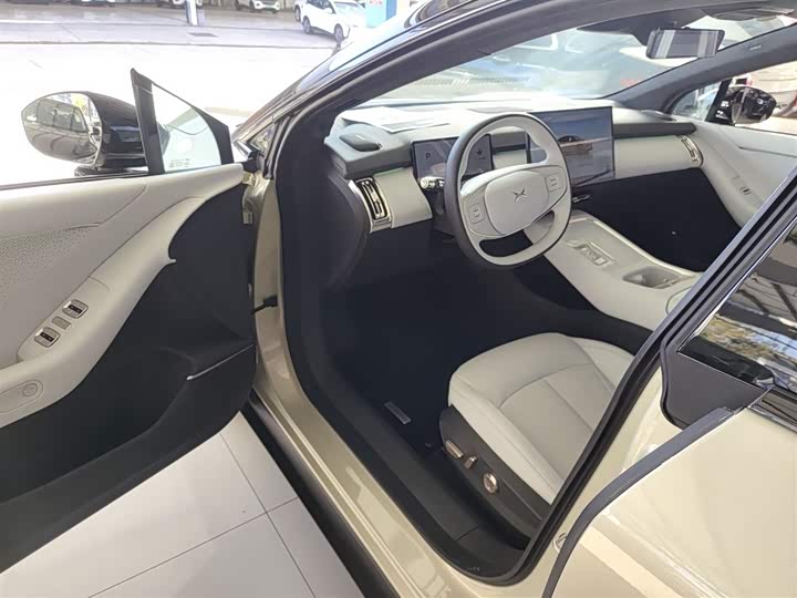 Фото 16 - XPeng F57