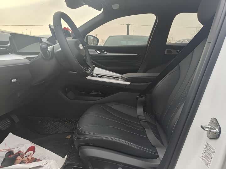 Фото 4 - Geely Preface