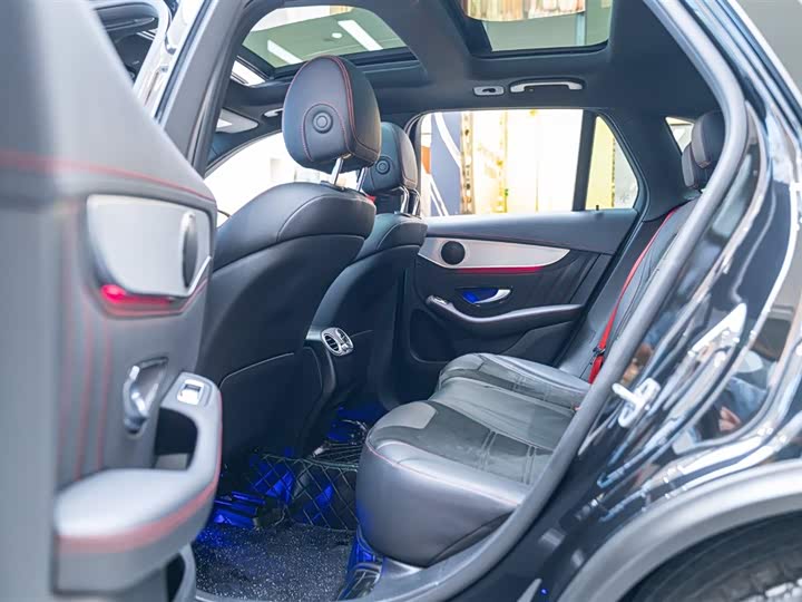 Фото 16 - Mercedes-Benz GLC-Class AMG