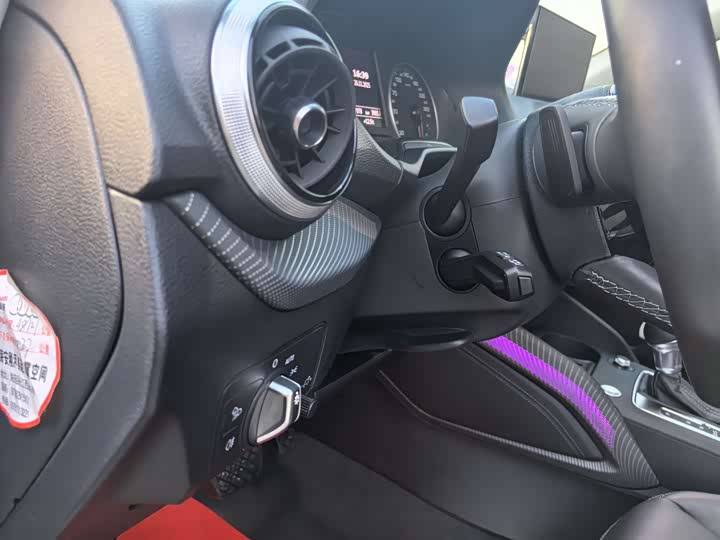 Фото 12 - Audi Q2L