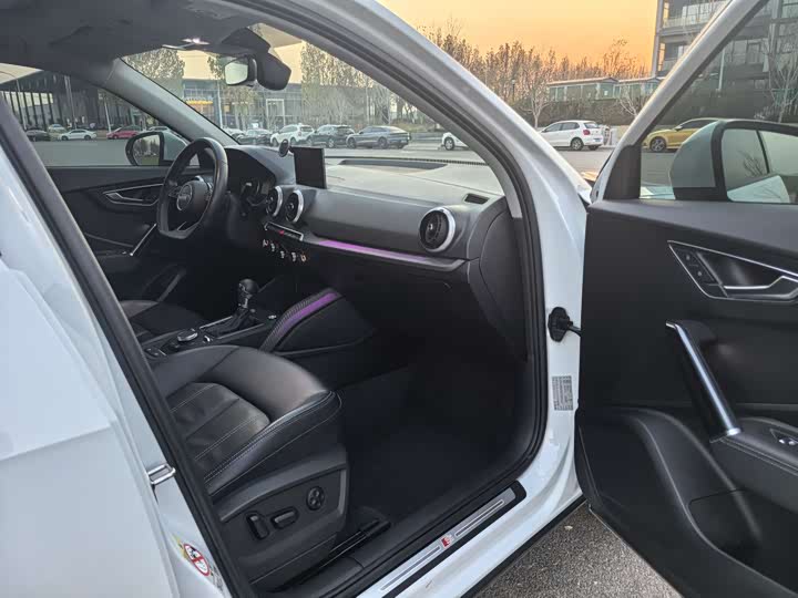 Фото 16 - Audi Q2L