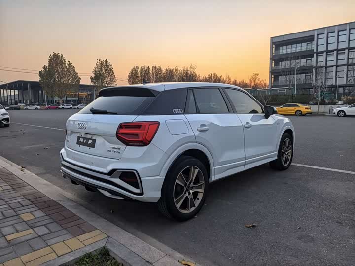 Фото 5 - Audi Q2L
